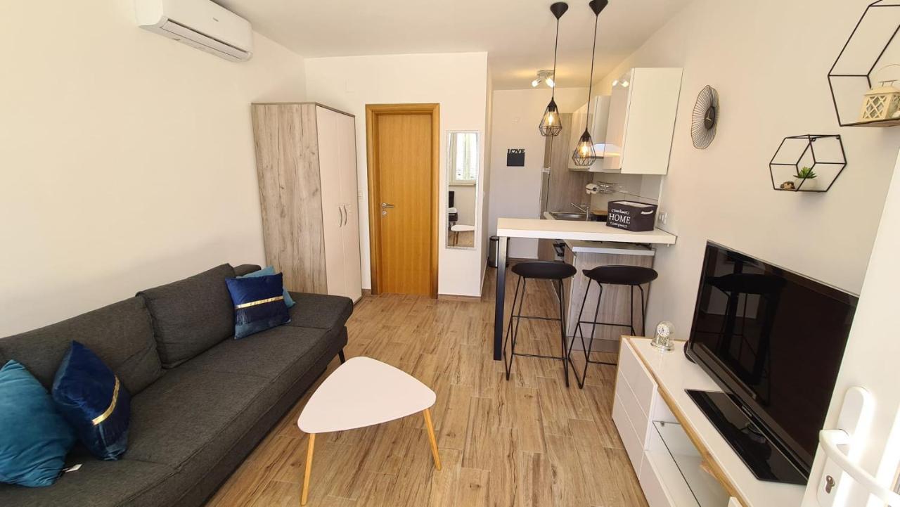 Studio Apartman Kiara 波尔 外观 照片