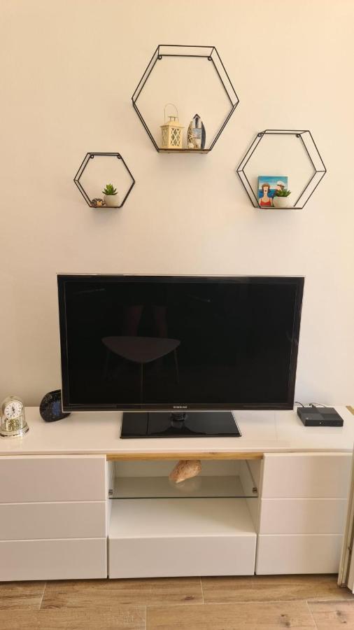 Studio Apartman Kiara 波尔 外观 照片