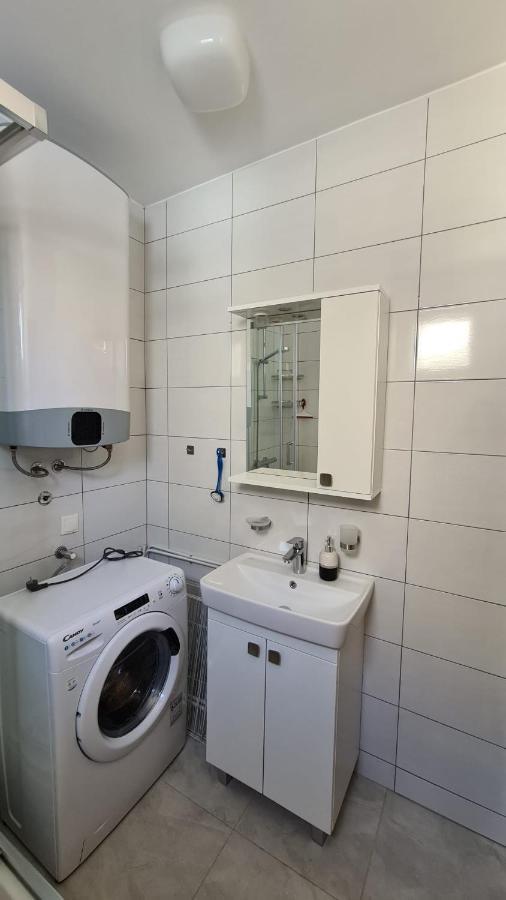 Studio Apartman Kiara 波尔 外观 照片
