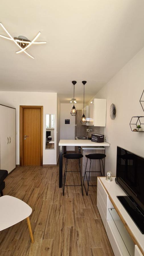 Studio Apartman Kiara 波尔 外观 照片