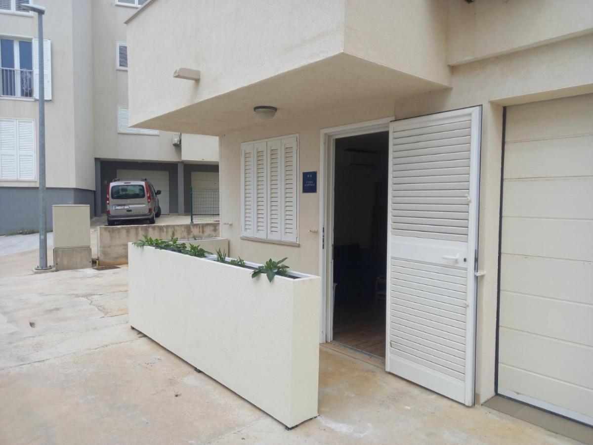 Studio Apartman Kiara 波尔 外观 照片