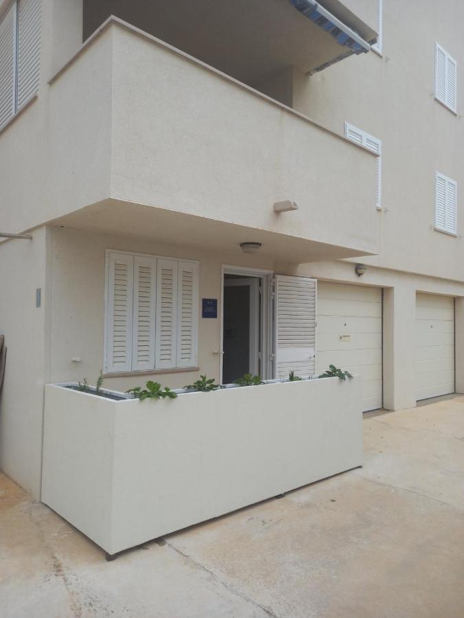 Studio Apartman Kiara 波尔 外观 照片