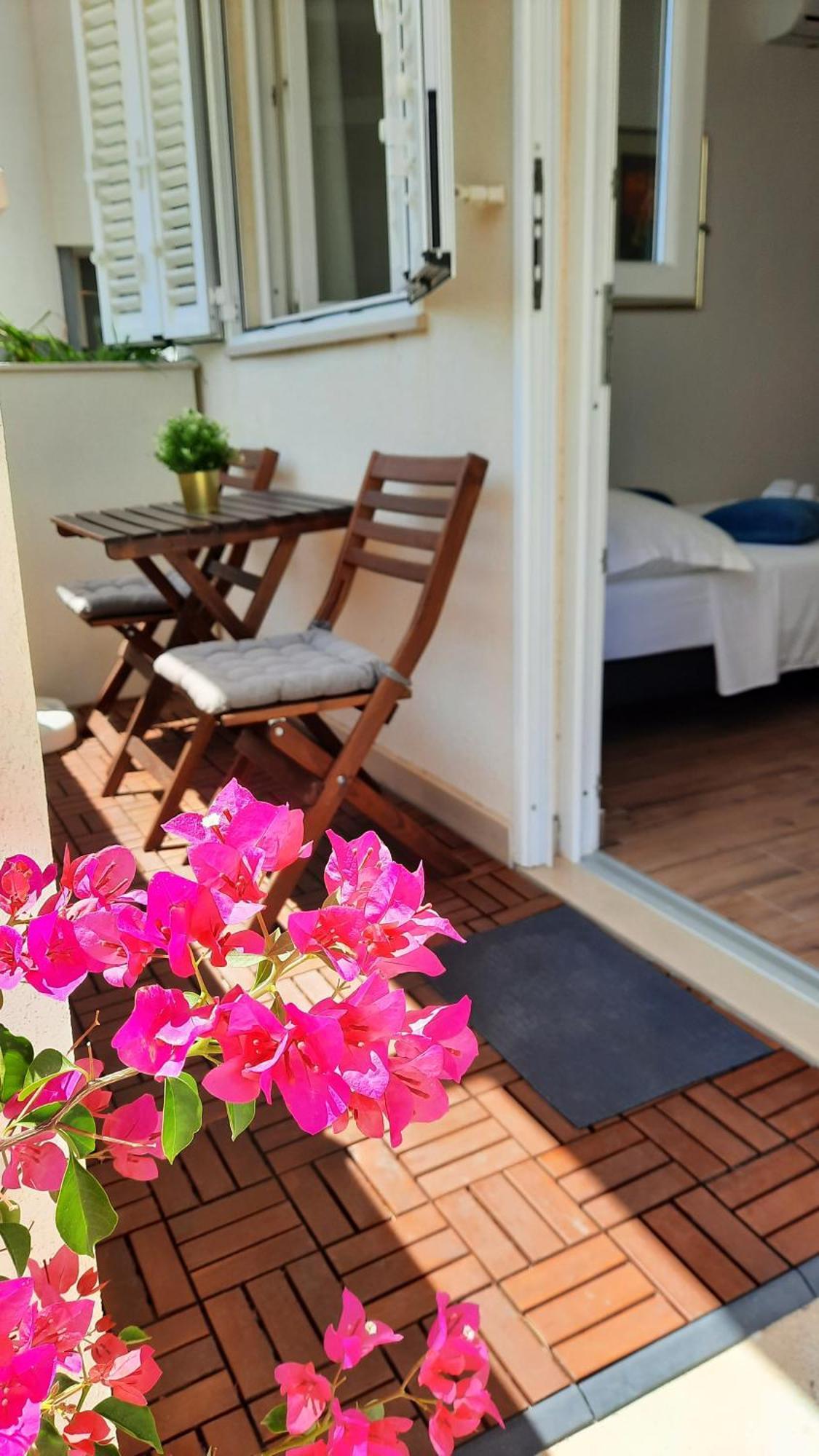 Studio Apartman Kiara 波尔 外观 照片